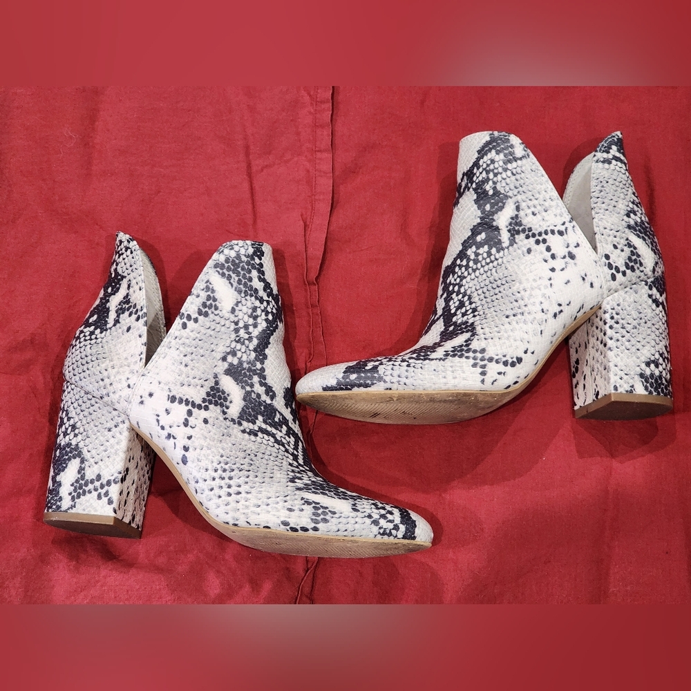 STEVE MADDEN | Rookie Side-cut Booties | Size 8.5 Women's - Picture 2 of 14